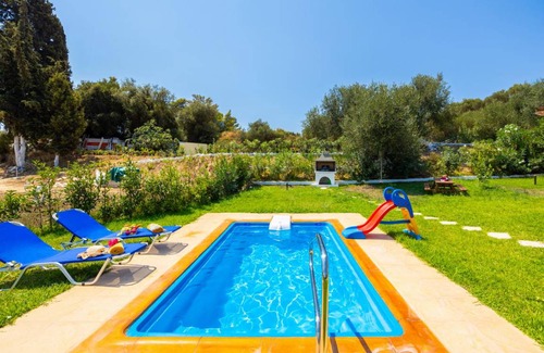 Spartia Villa | 120 m² Villa ∙ 2 bedrooms ∙ 4 guests