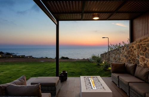 Livadia Villa | 120 m² Villa ∙ 3 bedrooms ∙ 6 guests