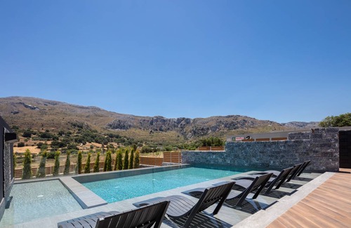 Agkouseliana Villa | 120 m² Villa ∙ 4 bedrooms ∙ 8 guests