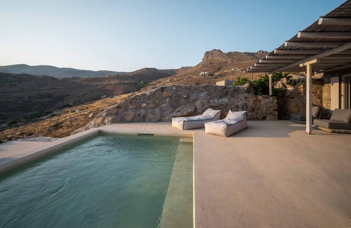 Serifos Villa | 120 m² Villa ∙ 4 bedrooms ∙ 8 guests