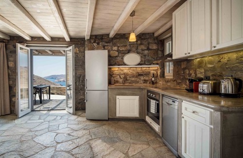 Serifos Villa | 120 m² Villa ∙ 4 bedrooms ∙ 8 guests