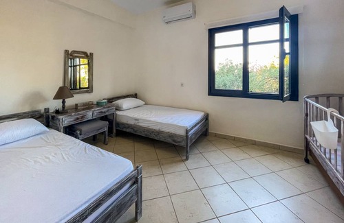 Elia Nikitis Apartment | 130 m² Apartment ∙ 4 bedrooms ∙ 10 guests