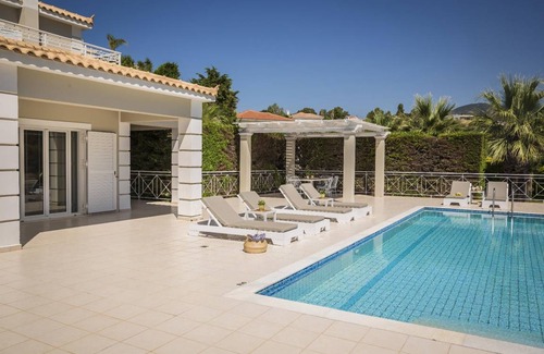Karavados House | 130 m² House ∙ 3 bedrooms ∙ 6 guests