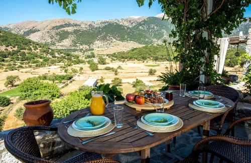 Goni House | 145 m² House ∙ 3 bedrooms ∙ 8 guests