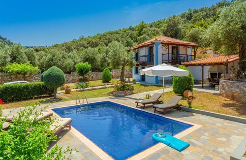 Skopelos Town Villa | 145 m² Villa ∙ 2 bedrooms ∙ 5 guests