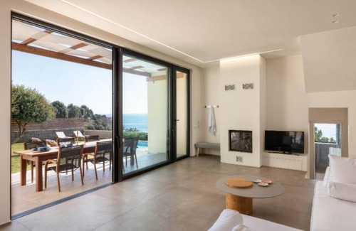 Pefkos House | 150 m² House ∙ 3 bedrooms ∙ 7 guests