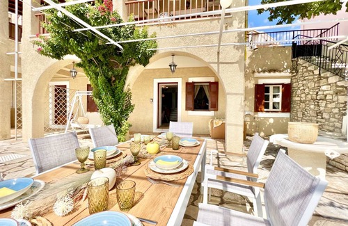 Vlachatika Villa | 150 m² Villa ∙ 4 bedrooms ∙ 8 guests