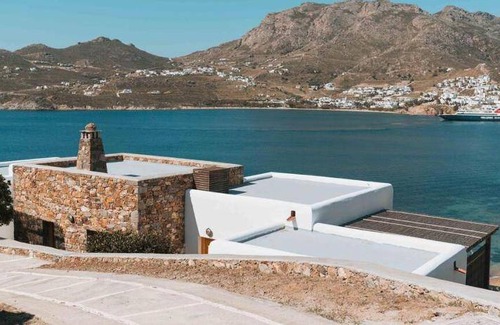 Serifos House | 159 m² House ∙ 4 bedrooms ∙ 8 guests
