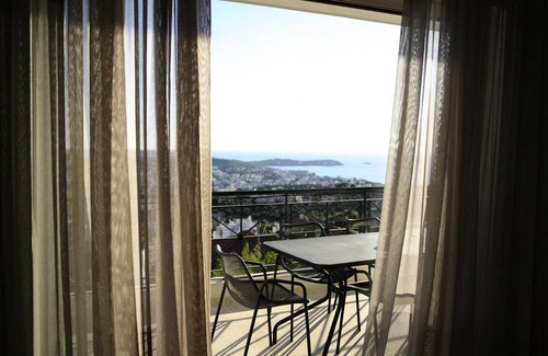 Voula Apartment | 165 m² Apartment ∙ 3 bedrooms ∙ 6 guests