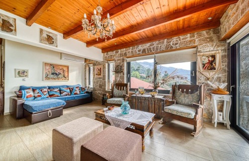 Kamena Vourla Villa | 165 m² Villa ∙ 4 bedrooms ∙ 10 guests