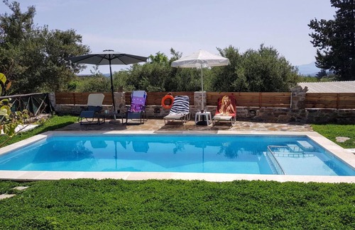Pemonia Villa | 173 m² Villa ∙ 3 bedrooms ∙ 7 guests