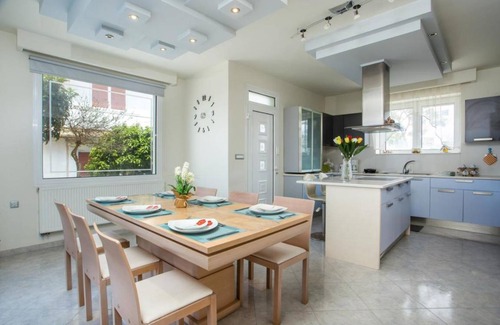 Pastida House | 174 m² House ∙ 3 bedrooms ∙ 8 guests