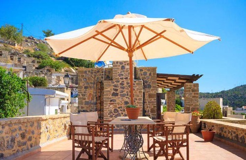 Anatoli House | 180 m² House ∙ 4 bedrooms ∙ 10 guests