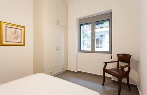Exarhia Apartment | 190 m² Apartment ∙ 5 bedrooms ∙ 15 guests