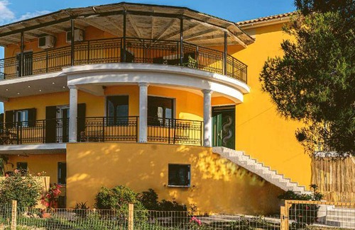 Argassi Apartment | 190 m² Apartment ∙ 5 bedrooms ∙ 9 guests