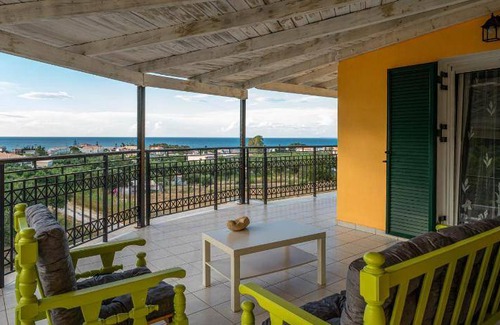 Argassi Apartment | 190 m² Apartment ∙ 5 bedrooms ∙ 9 guests