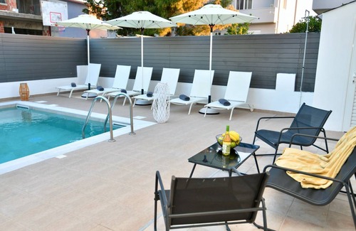 Petaloudes Villa | 190 m² Villa ∙ 3 bedrooms ∙ 6 guests