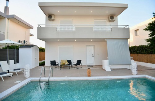 Petaloudes Villa | 190 m² Villa ∙ 3 bedrooms ∙ 6 guests