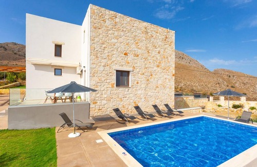 Megala Chorafia Villa | 190 m² Villa ∙ 4 bedrooms ∙ 10 guests