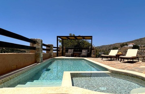 Prodromi House | 200 m² House ∙ 4 bedrooms ∙ 9 guests