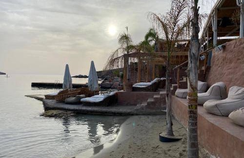 Finikas House | 200 m² House ∙ 5 bedrooms ∙ 14 guests