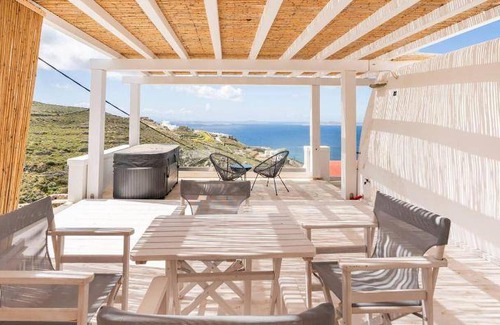 Faros Armenistis Resort | 200 m² Resort ∙ 4 bedrooms ∙ 11 guests