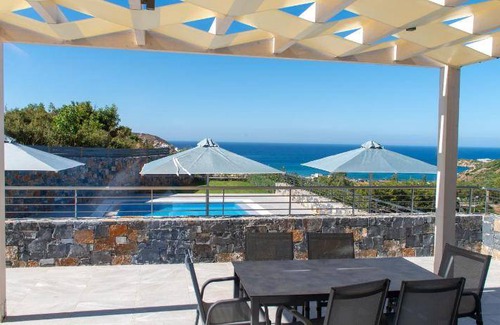Vlichada Resort | 200 m² Resort ∙ 3 bedrooms ∙ 6 guests