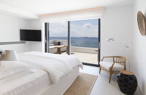 Kavouri Villa | 200 m² Villa ∙ 4 bedrooms ∙ 9 guests