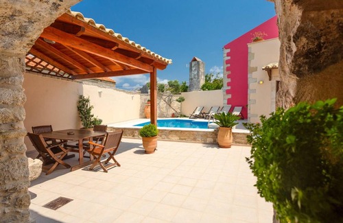 Monopari Villa | 200 m² Villa ∙ 4 bedrooms ∙ 8 guests
