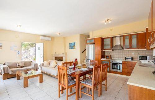 Katavolos Villa | 215 m² Villa ∙ 3 bedrooms ∙ 7 guests