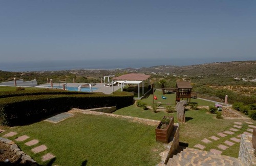 Somatas House | 220 m² House ∙ 4 bedrooms ∙ 10 guests
