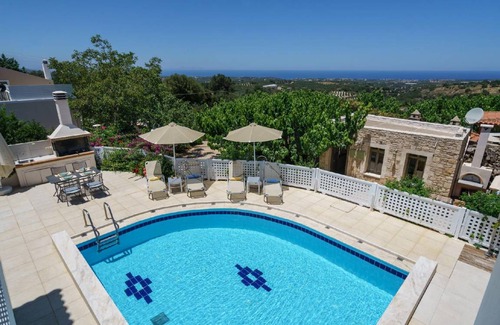 Skouloufia House | 230 m² House ∙ 4 bedrooms ∙ 8 guests