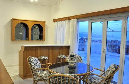 Kato Almiri Villa | 235 m² Villa ∙ 5 bedrooms ∙ 8 guests