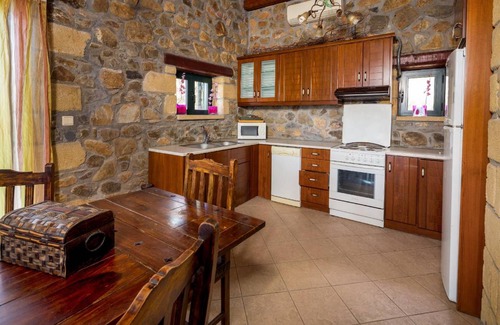 Livadia House | 240 m² House ∙ 4 bedrooms ∙ 10 guests