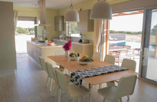 Paliki Villa | 240 m² Villa ∙ 4 bedrooms ∙ 8 guests