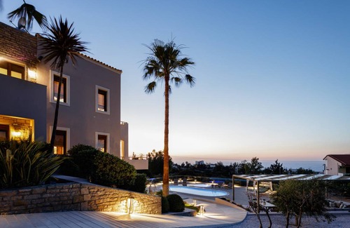 Tria Monastiria Villa | 250 m² Villa ∙ 6 bedrooms ∙ 16 guests
