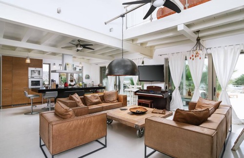 Kalamaki Villa | 250 m² Villa ∙ 4 bedrooms ∙ 8 guests