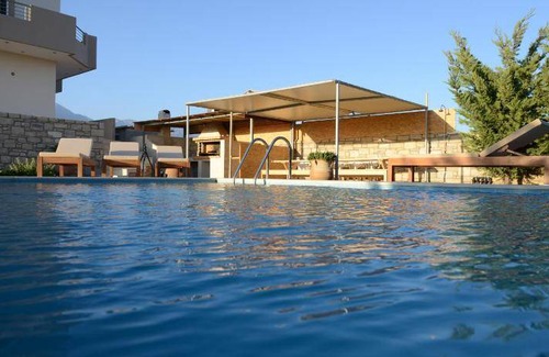 Faistos Villa | 250 m² Villa ∙ 6 bedrooms ∙ 12 guests