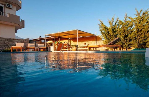 Faistos Villa | 250 m² Villa ∙ 6 bedrooms ∙ 12 guests