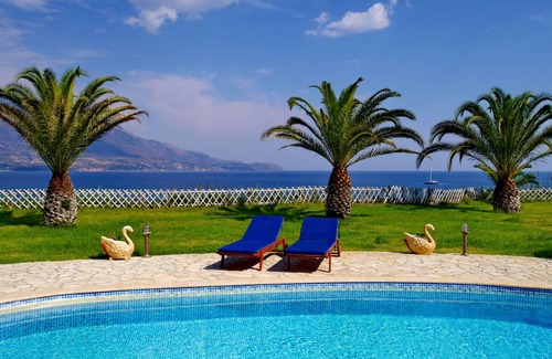 Leivathos Villa | 255 m² Villa ∙ 4 bedrooms ∙ 9 guests