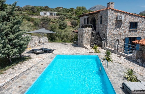 Lampini Villa | 260 m² Villa ∙ 5 bedrooms ∙ 12 guests