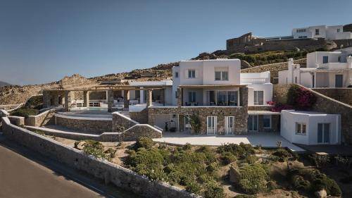 Faros Armenistis Villa | 275 m² Villa ∙ 6 bedrooms ∙ 12 guests