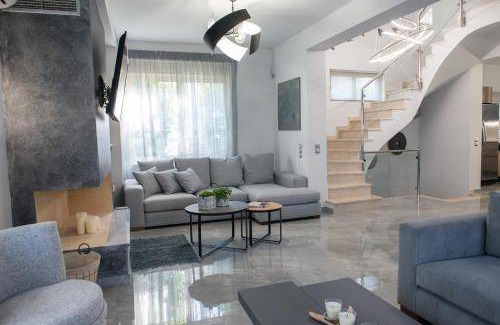 Alimos Villa | 300 m² Villa ∙ 4 bedrooms ∙ 8 guests