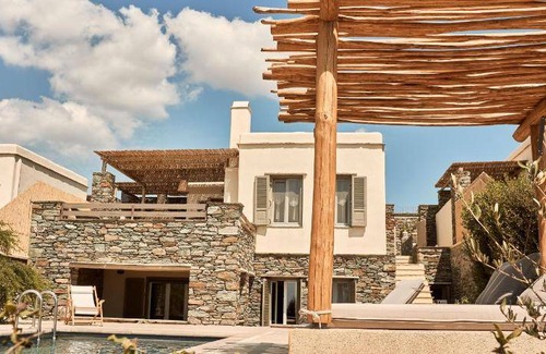 Agios Fokas Resort | 330 m² Resort ∙ 7 bedrooms ∙ 127 guests