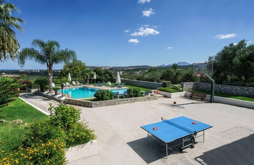 Asteri House | 350 m² House ∙ 6 bedrooms ∙ 13 guests