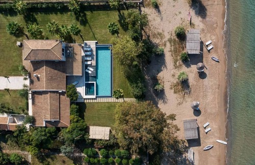 Molos Villa | 350 m² Villa ∙ 6 bedrooms ∙ 12 guests