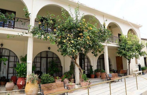 Vlachiana Apartment | 400 m² Apartment ∙ 5 bedrooms ∙ 12 guests