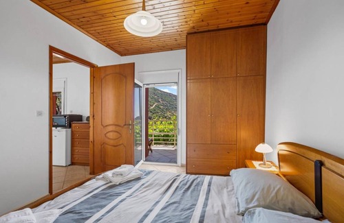 Livadia House | 43 m² House ∙ 1 bedroom ∙ 3 guests