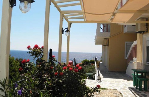 Plomari Apartment | 45 m² Apartment ∙ 2 bedrooms ∙ 4 guests