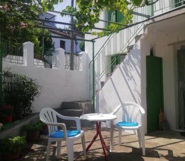 Trikeri Apartment | 45 m² Apartment ∙ 2 bedrooms ∙ 3 guests